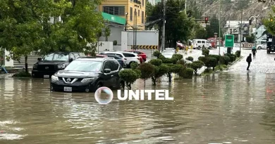 Intensa lluvia dejó inundada e intransitable una vía en Calacoto